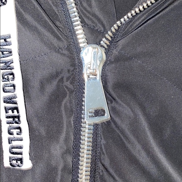 No Branding Bomber Puffer - Picture 2 of 6